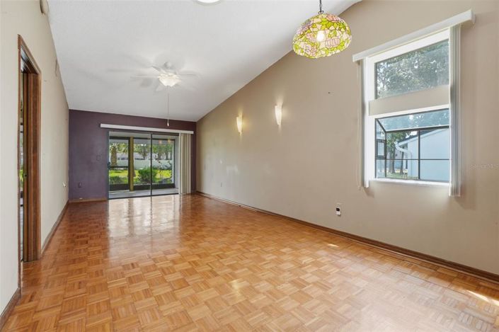 Image No.7-2 Bed Villa for sale