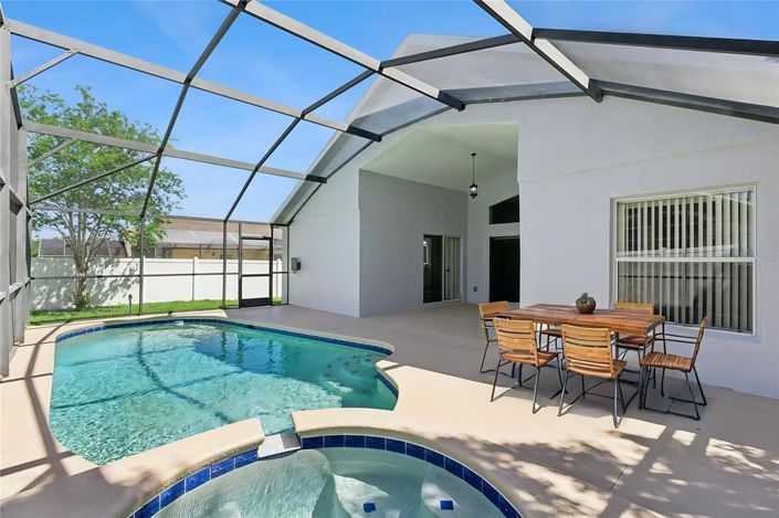 Image No.17-4 Bed House for sale