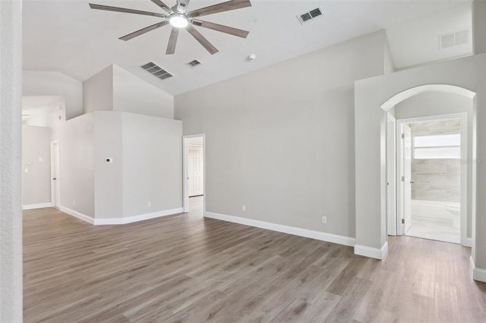 Image No.23-4 Bed House for sale