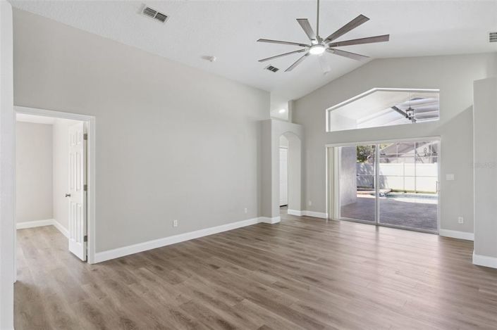 Image No.26-4 Bed House for sale