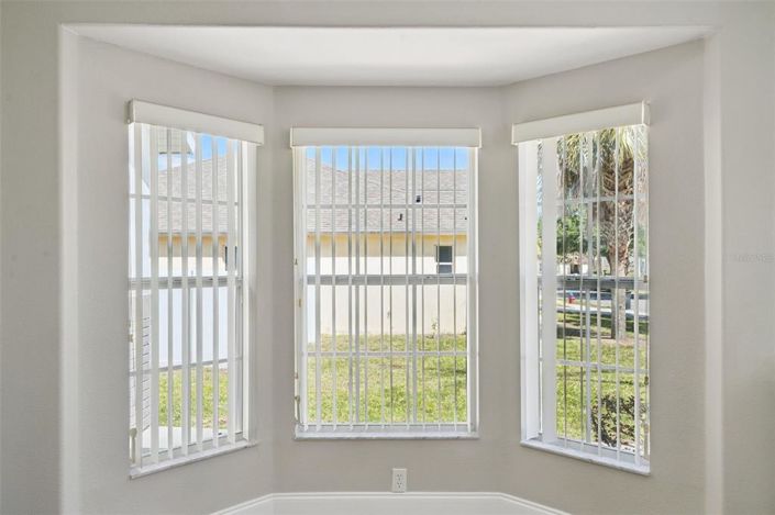 Image No.30-4 Bed House for sale