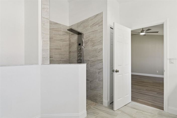 Image No.40-4 Bed House for sale