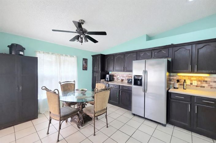 Image No.11-3 Bed House for sale