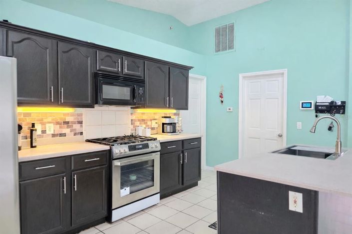 Image No.12-3 Bed House for sale