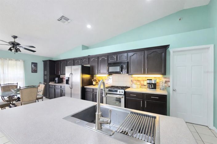 Image No.13-3 Bed House for sale