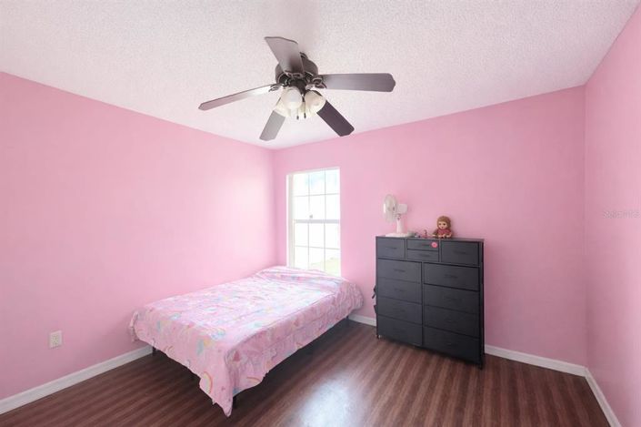 Image No.18-3 Bed House for sale