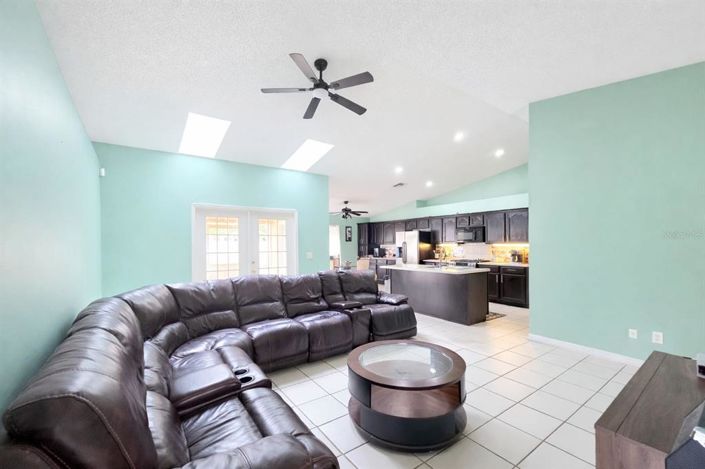 Image No.9-3 Bed House for sale