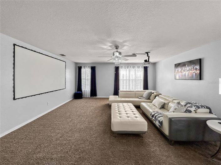 Image No.19-7 Bed House for sale