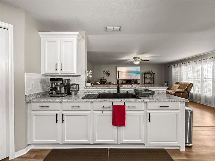 Image No.7-7 Bed House for sale