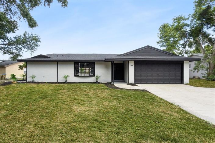 Image No.2-4 Bed House for sale