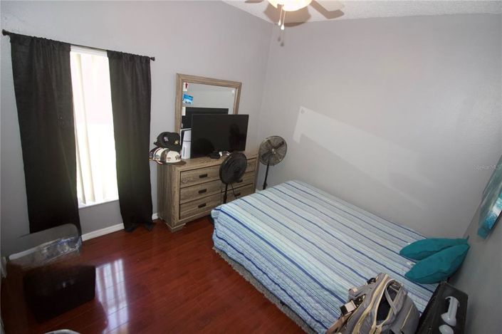 Image No.12-4 Bed House for sale