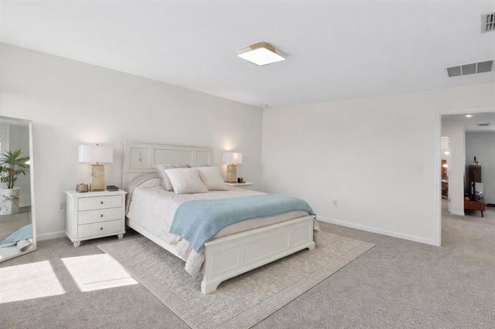 Image No.18-5 Bed House for sale