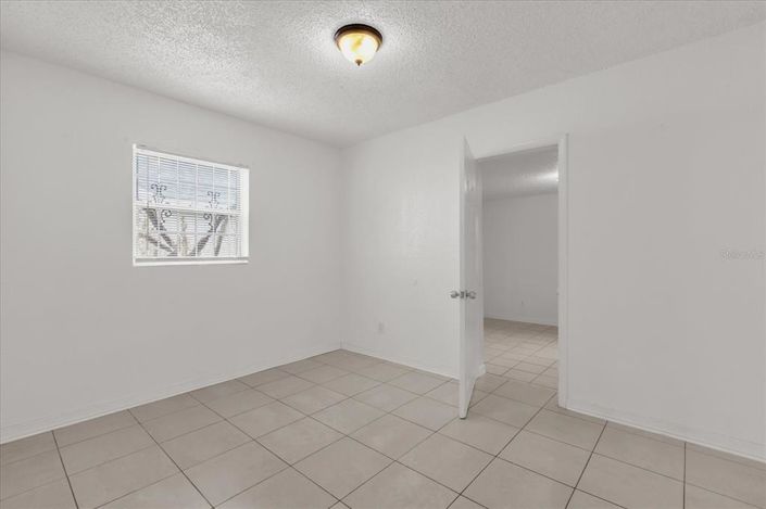 Image No.16-4 Bed House for sale