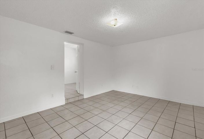 Image No.18-4 Bed House for sale