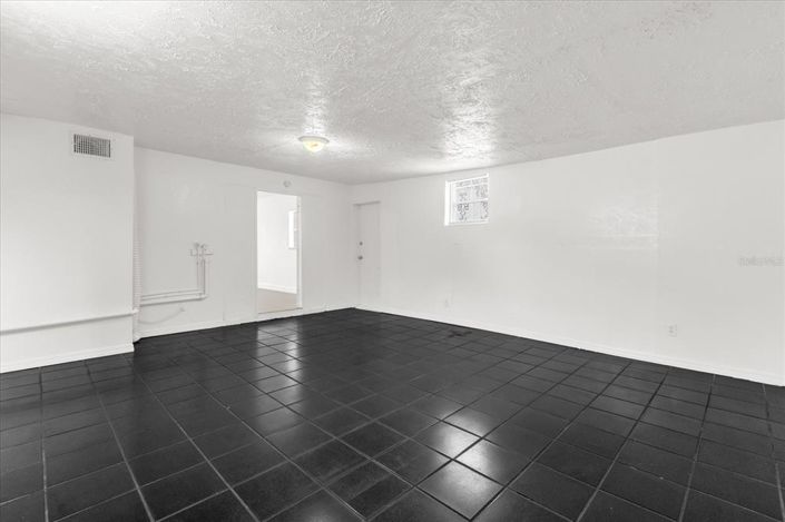 Image No.22-4 Bed House for sale