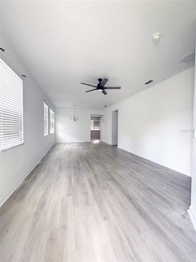 Image No.2-4 Bed House for sale