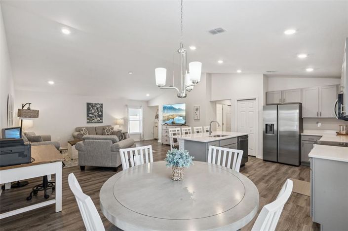 Image No.8-3 Bed House for sale