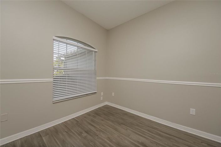 Image No.11-3 Bed House for sale