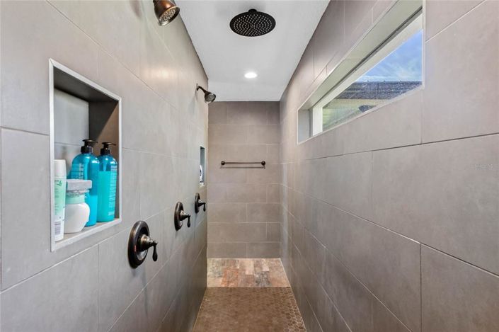 Image No.25-6 Bed House for sale