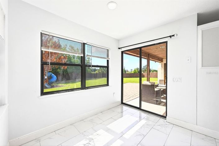 Image No.14-4 Bed House for sale