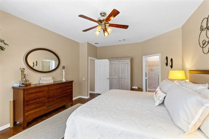 Image No.16-4 Bed House for sale
