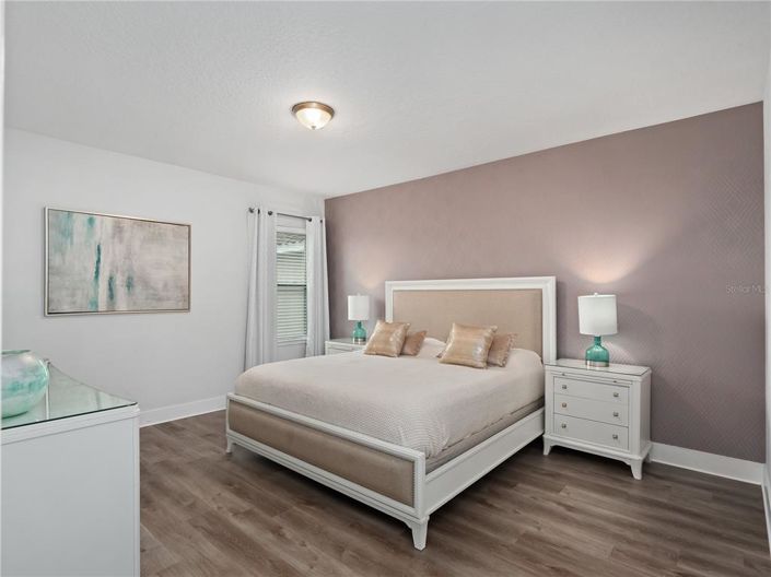 Image No.26-6 Bed House for sale