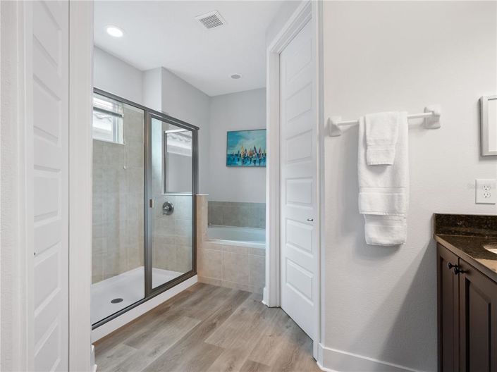 Image No.27-6 Bed House for sale