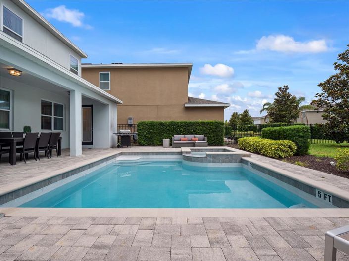 Image No.36-6 Bed House for sale