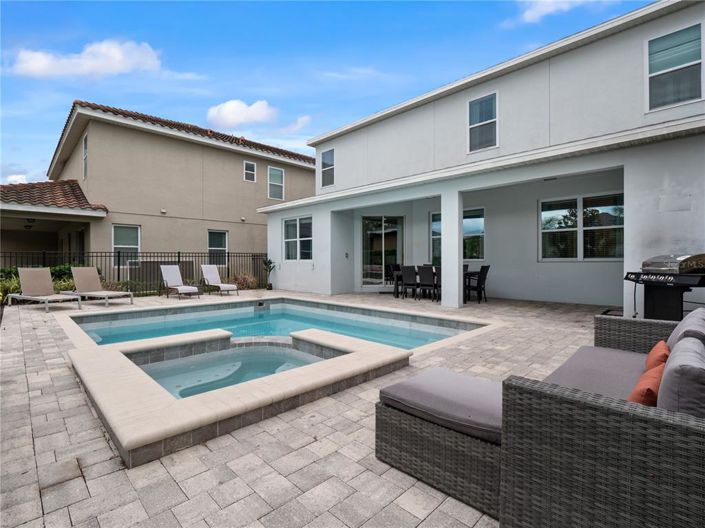 Image No.4-6 Bed House for sale