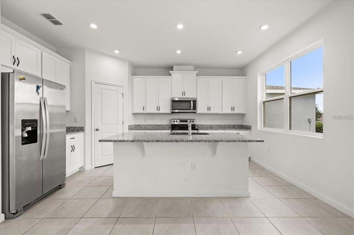 Image No.3-5 Bed House for sale