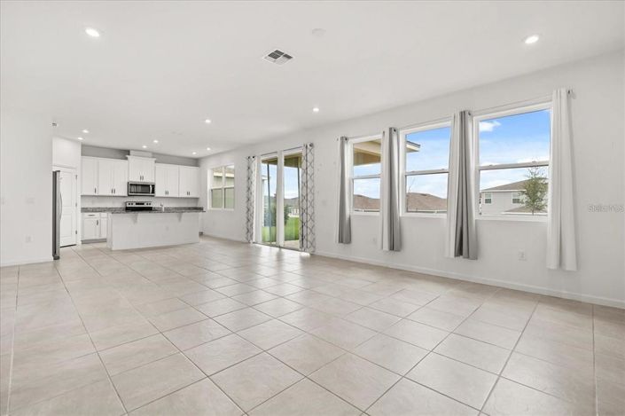 Image No.6-5 Bed House for sale