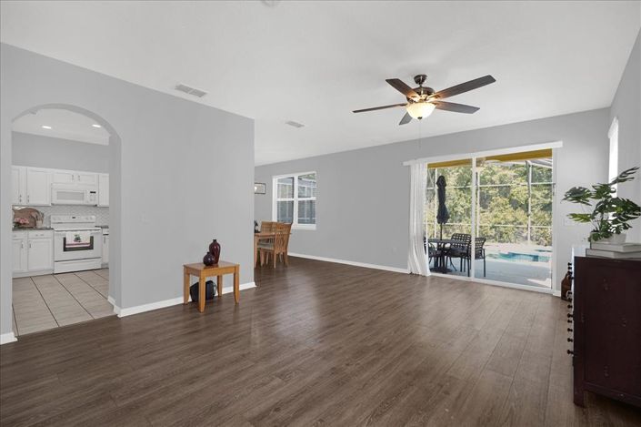 Image No.7-4 Bed House for sale