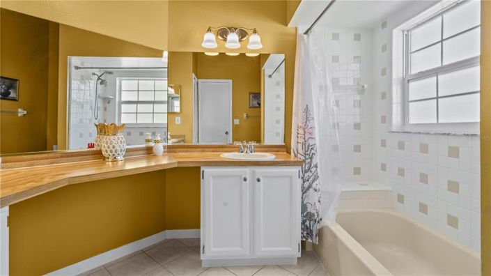 Image No.12-4 Bed House for sale