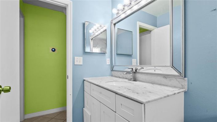 Image No.17-4 Bed House for sale