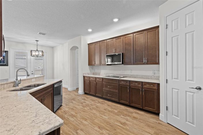 Image No.17-7 Bed House for sale