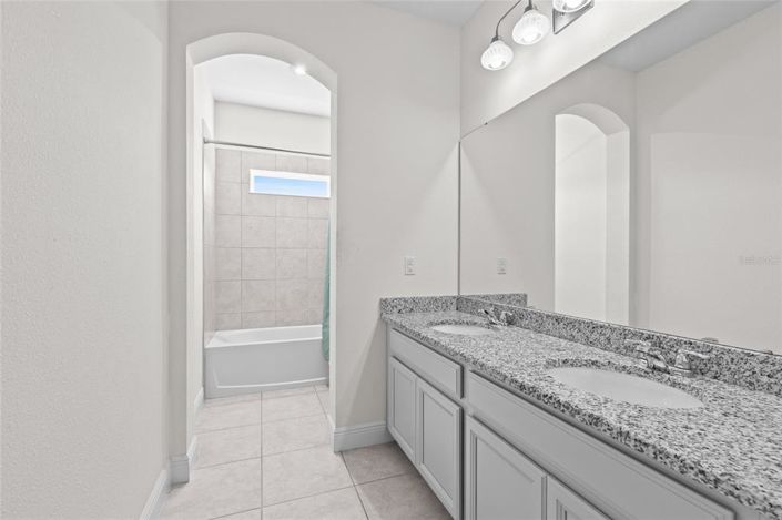 Image No.40-7 Bed House for sale