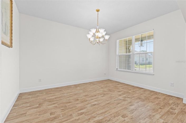 Image No.7-7 Bed House for sale