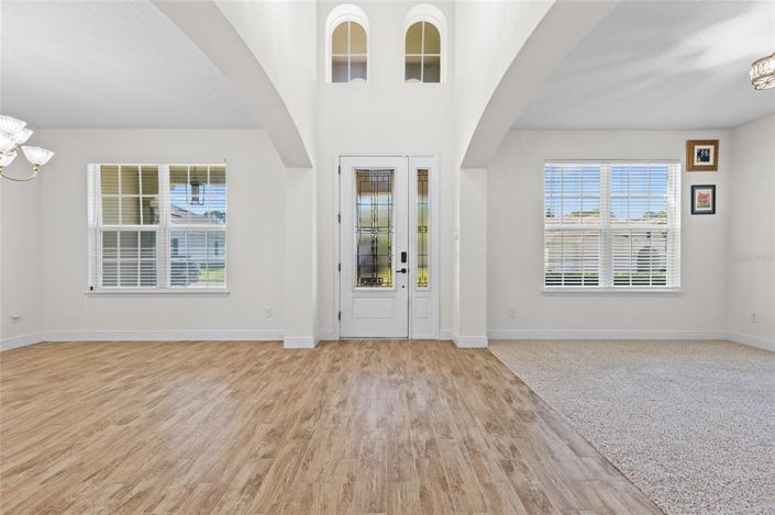 Image No.8-7 Bed House for sale