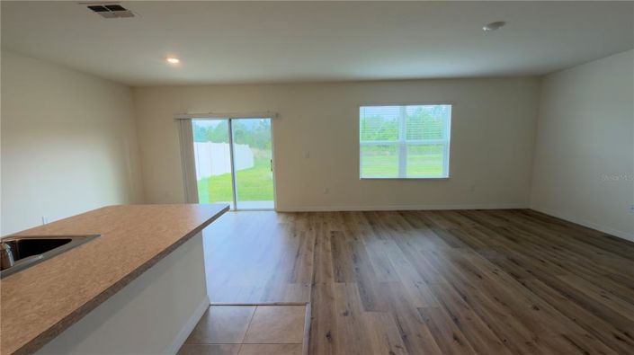 Image No.10-5 Bed House for sale