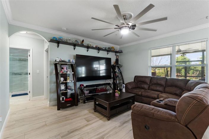 Image No.14-5 Bed House for sale