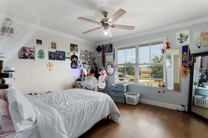 Image No.27-5 Bed House for sale