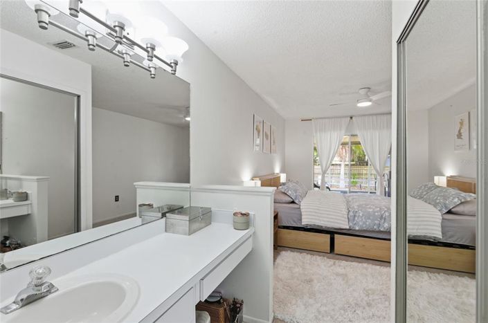 Image No.15-3 Bed House for sale