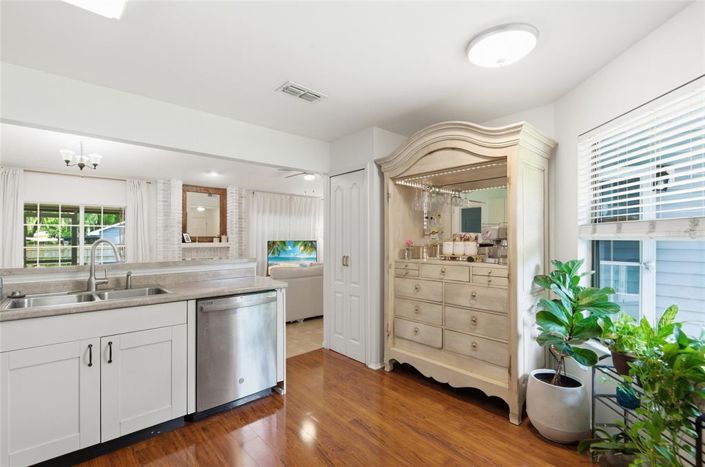 Image No.8-3 Bed House for sale