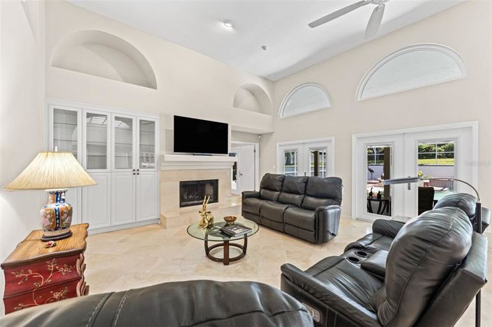 Image No.16-5 Bed House for sale