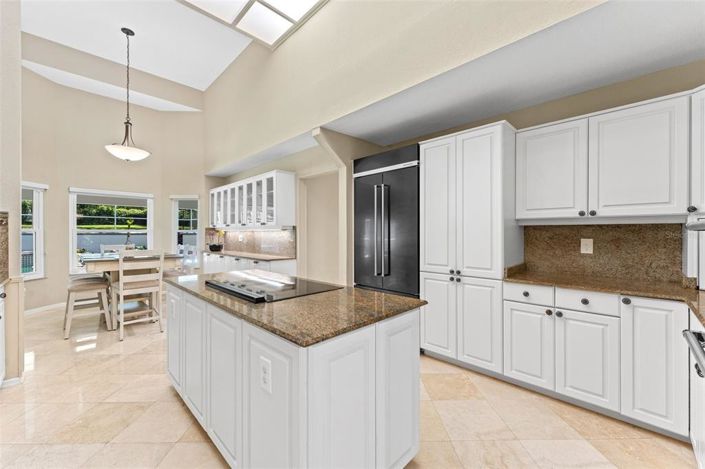 Image No.21-5 Bed House for sale