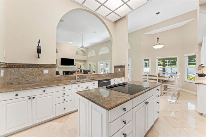 Image No.22-5 Bed House for sale