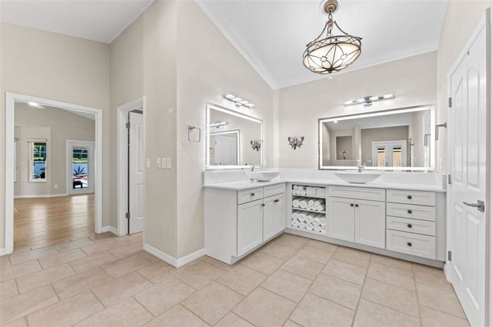 Image No.30-5 Bed House for sale