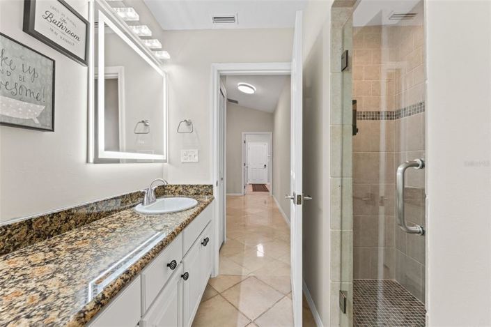 Image No.38-5 Bed House for sale