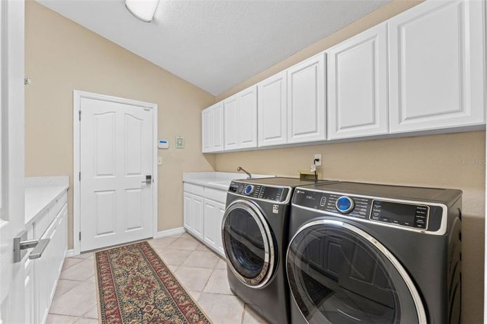 Image No.40-5 Bed House for sale