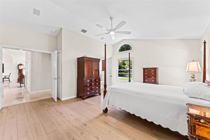 Image No.43-5 Bed House for sale